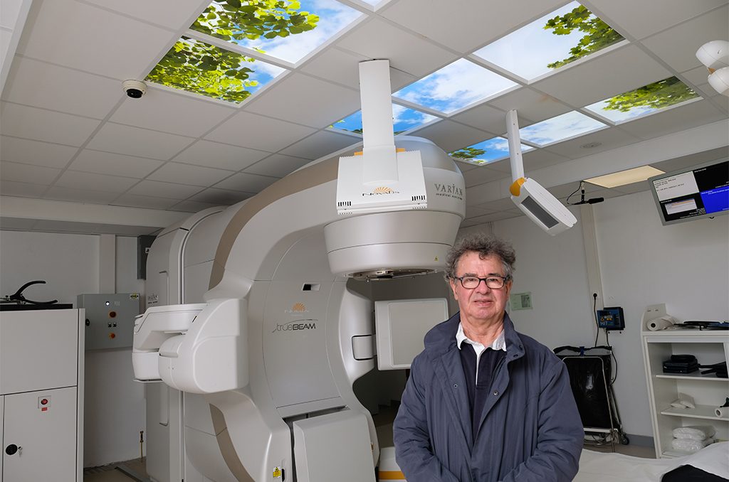 Pose dun plafond virtuel en salle de radiotherapie